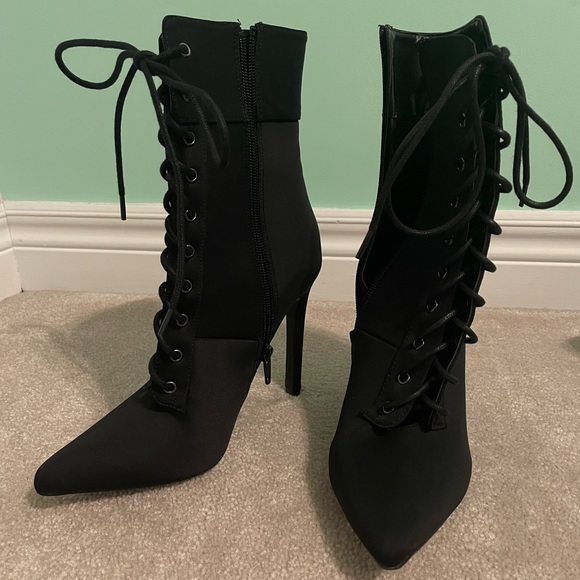 Fashion Nova Elektra booties - Picture 1 of 5